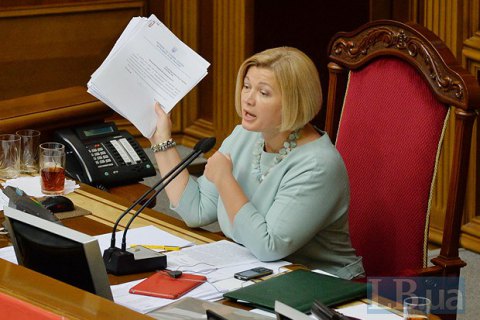 Геращенко прокоментувала передачу Савченко двох полонених