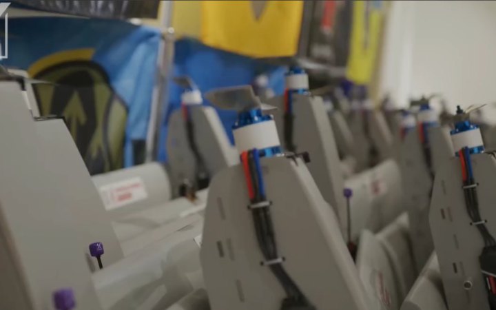 Бійці батальйону “Свобода” отримали партію великих дронів від “Української команди”
