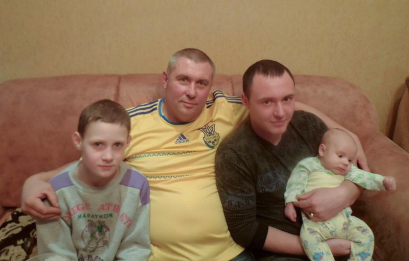 Костянтин Бобрик з родиною в Луганську