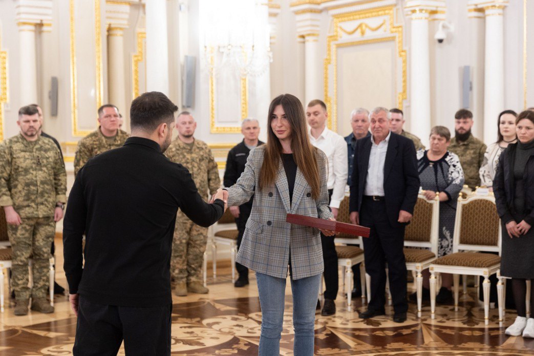 Вручення відзнак рідним військовослужбовців