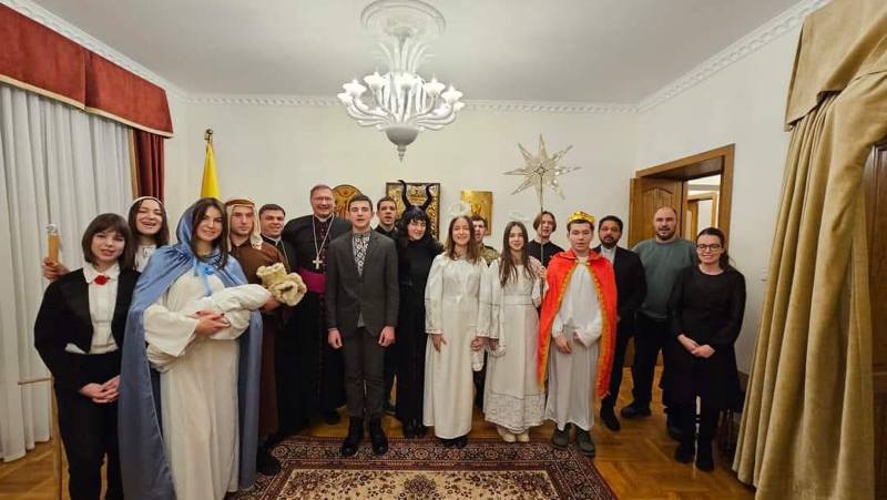 Вертеп в гостях у апостольського нунція Вісвальдаса Кульбокаса