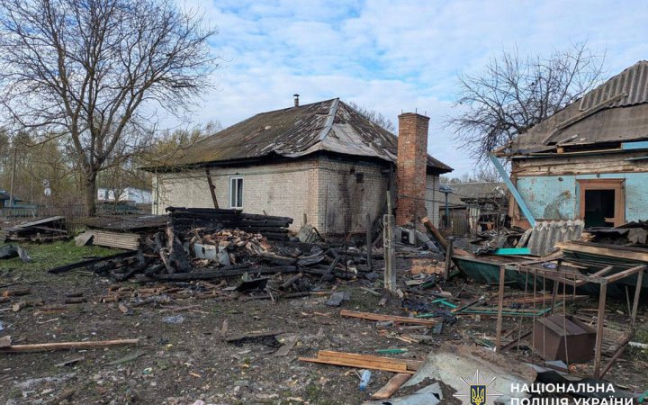 За добу росіяни атакували чотири райони Чернігівщини. Пошкоджені будинки і пів сотні авто