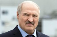 Лукашенко заявив, що не скасує парад 9 травня