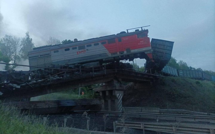 У Брянській та Курській областях РФ завалилися мости 