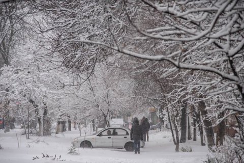 Мариуполь заметает снегом