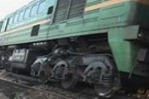 Поезд Львов – Черновцы врезался в трактор