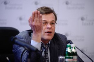 Терьохін почав носити пістолет через погрози дочці