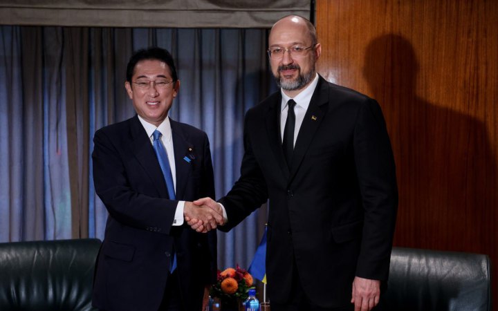 Під час зустрічі зі Шмигалем прем'єр Японії анонсував повернення посольства країни до Києва
