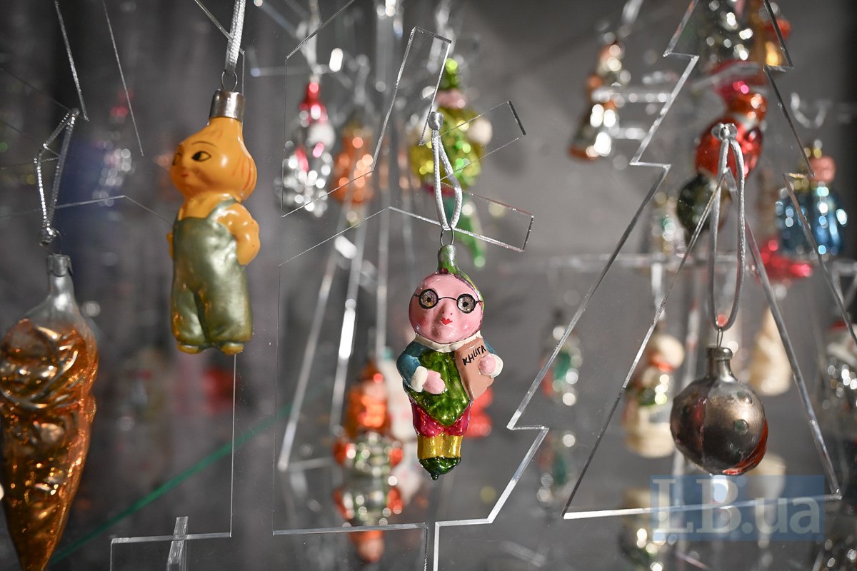 Перша післявоєнна продукція - багато казкових овочів і оранжевої фарби