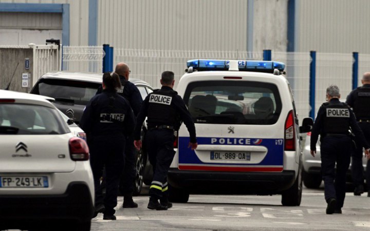 У французькій школі нападник з ножем вбив дівчинку