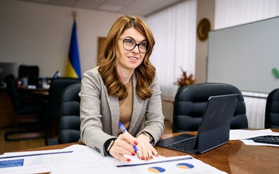 Вийти на роботу зможуть, але далеко не всі: як зaпрацює держпідтримка родин з дітьми з 2026 року 