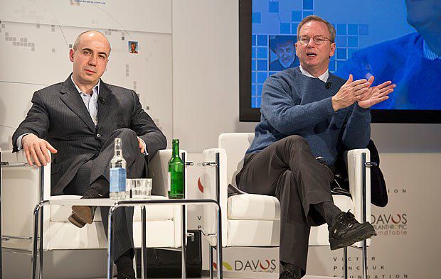 Юрий Мильнер(слева), совладелец Mail.ru Group и DST Global и Эрик Шмидт, председатель совета директоров компании Google