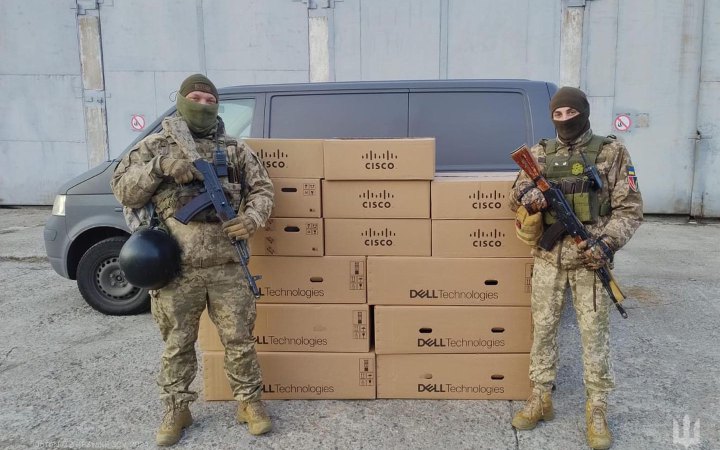 Військові зв’язківці завдяки київській громаді придбали обладнанням для автоматизованої системи управління ЗСУ