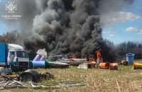 На Київщині ліквідували загоряння пластикових труб і шин