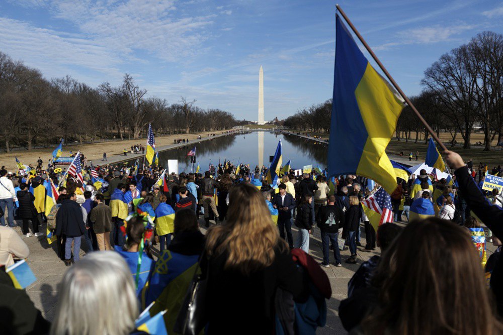 Мітинг в четверті роковини великої війни біля Меморіалу Лінкольна, Вашингтон, 21 лютого 2026 року