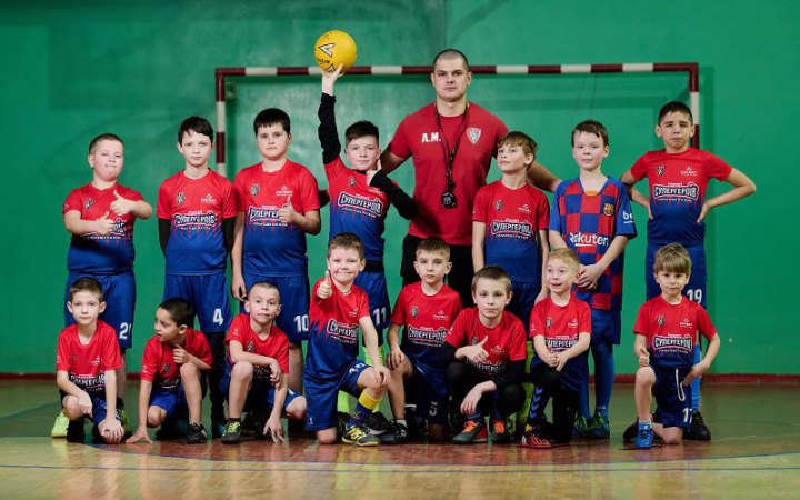 Футбол та баскетбол у Києві: безкоштовні секції за підтримки Favbet Foundation