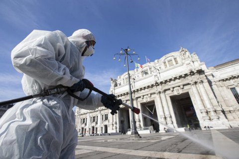В Италии за сутки зафиксировали почти 800 смертей из-за коронавируса