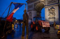 У Парижі фермери заблокували вулиці на знак протесту проти торговельної угоди з країнами Південної Америки