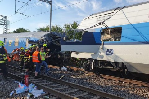 У Чехії зіткнулися пасажирський і вантажний потяги