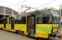 У Львові показали перероблений зі старої "Татри" трамвай
