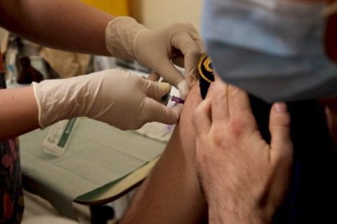 В Украине за сутки от коронавируса привили более 81 тысячи человек