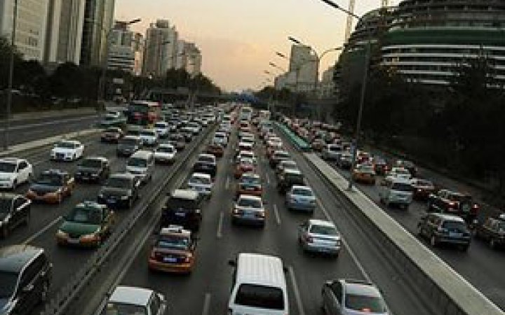 Bloomberg: крах російського ринку змусив китайських виробників збільшити експорт до інших країн