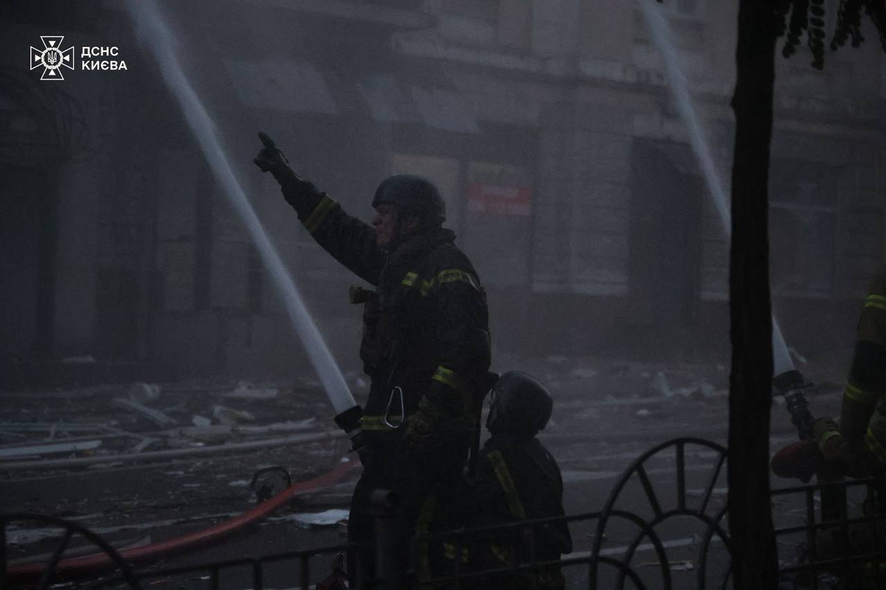 Ліквідація наслідків російської атаки у Києві, 10 липня 2025 року