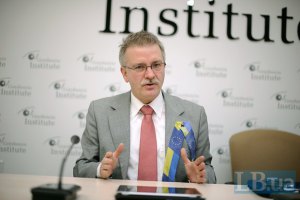 Евродепутат о срыве СА: украинские элиты оказались неготовыми к прозрачности 