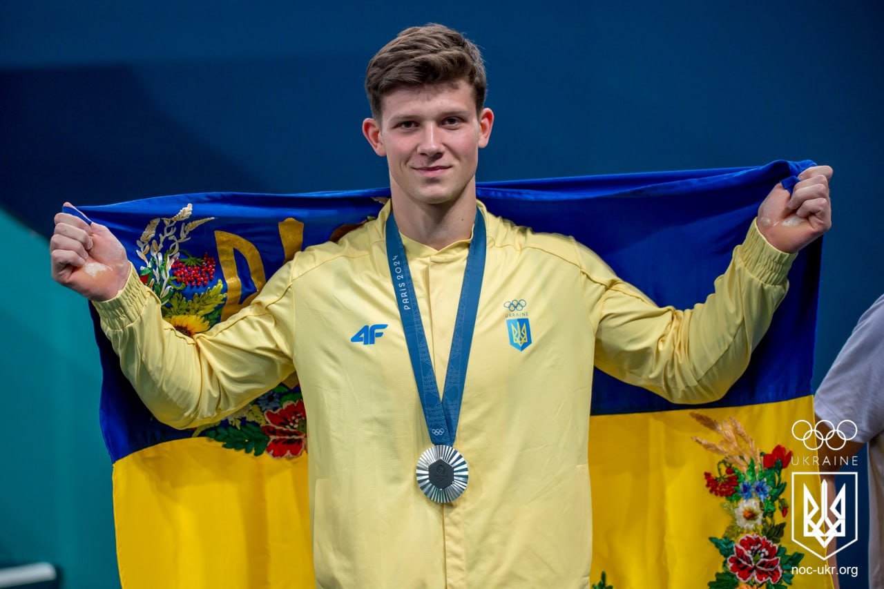 Ілля Ковтун зі срібною медаллю Олімпійських ігор у Парижі.