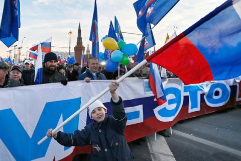 Российский сенатор потребовал защитить российский гимн от "надругательств"