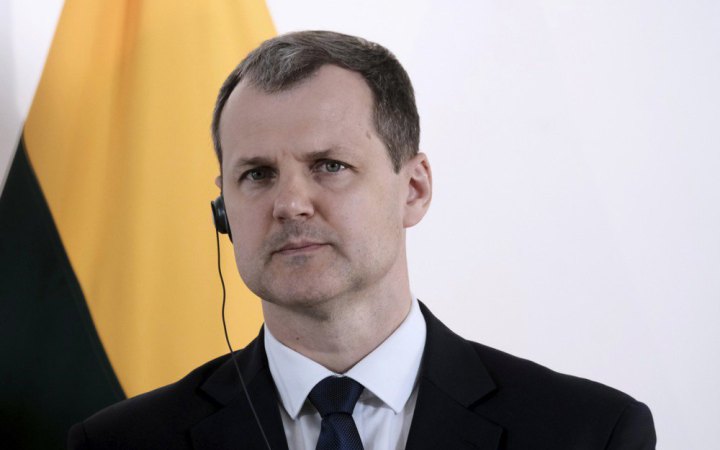 Прем'єр-міністр Литви оголосив про відставку на тлі розслідування його бізнес-зв'язків