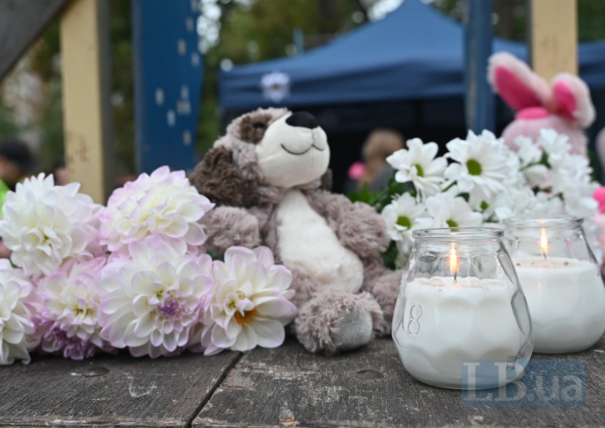  біля будинку, який атакувала РФ і де загинула 12-літня дівчинка, 28 вересня 2025