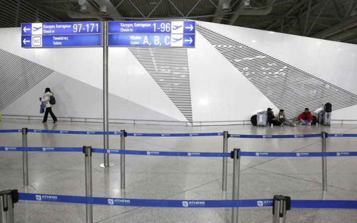 Через страйк у Греції зупинилися кораблі, потяги і авіасполучення