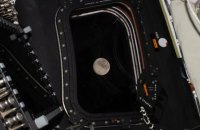 Artemis II завершив обліт Місяця і повертається додому