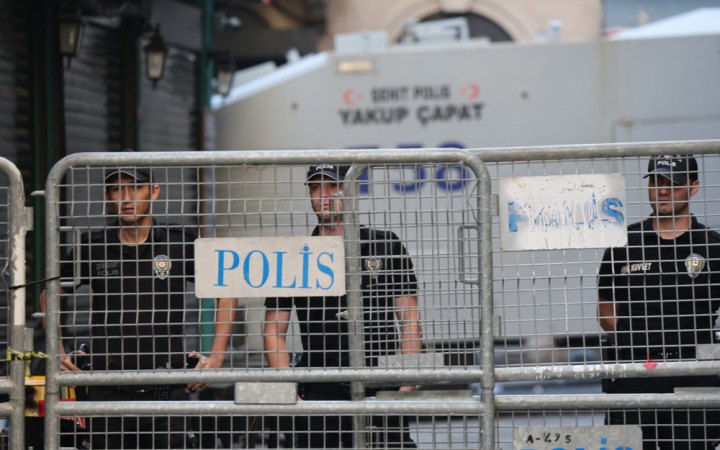 У Туреччині в школі сталася стрілянина. Повідомляють про 16 поранених