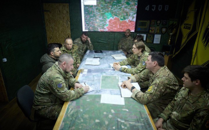 Президент Зеленський присвоїв звання бригадного генерала командиру 12-ї бригади спецпризначення "Азов" Денису Прокопенку 