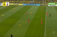 У Росії перервали live-трансляцію матчу Бундесліги через показ на арені гасла "Разом з Україною. Зупиніть війну"