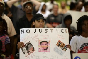 В Калифорнии арестованы шесть протестующих против приговора за убийство чернокожего