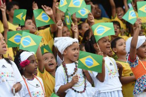Озил вылечит "команду" бразильских детей