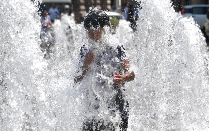 Десятки людей госпіталізували через спеку, яка насувається на Північну Америку