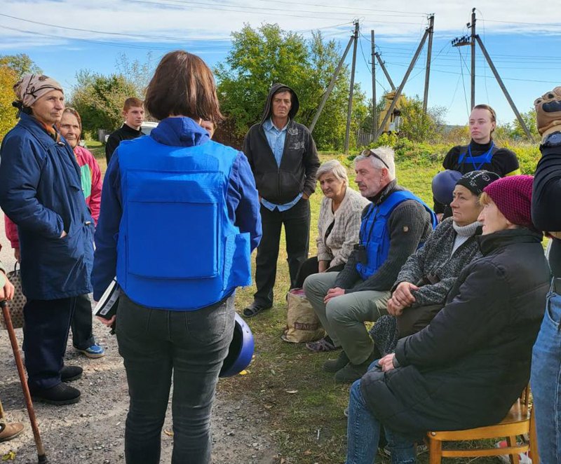 Анна Сосонська під час робочого виїзду в громади
