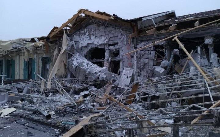 Окупанти вдарили ракетами С-300 по житловому комплексу у Запоріжжі