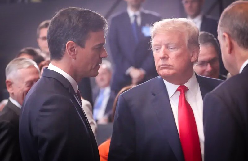 Президент США Дональд Трамп та прем'єр-міністр Іспанії Педро Санчес