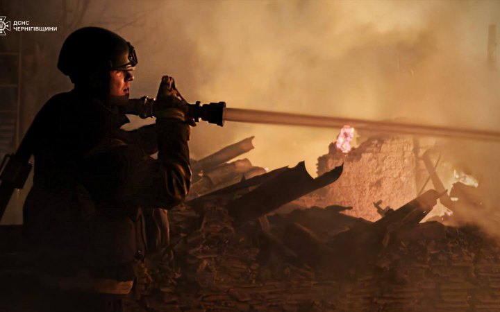 На Чернігівщині пролунало 52 вибухи, унаслідок атак РФ постраждала жінка