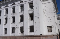 Сьогодні вранці ворог скинув 5 авіабомб на центр Краматорська: пошкоджено 49 багатоповерхівок, є поранена