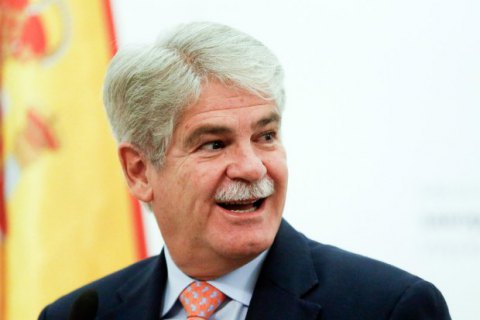 Голова МЗС Іспанії знепритомнів під час дебатів на форумі у Давосі