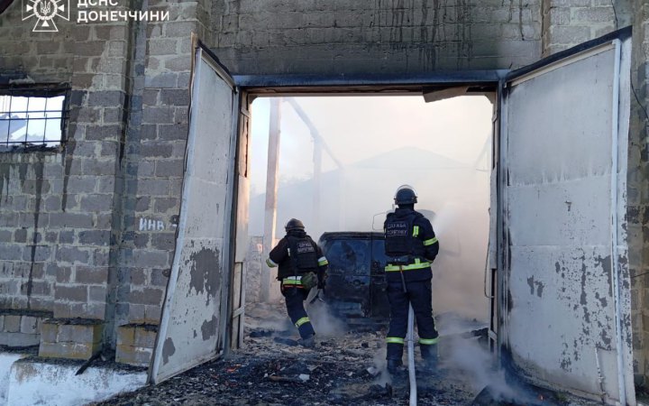 ДСНС: росіяни зруйнували будинок і складське приміщення на Донеччині