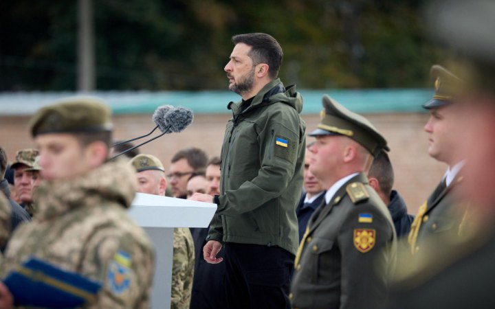 Зеленський привітав воїнів з Днем захисників та захисниць України