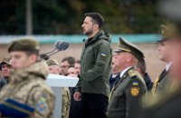 Зеленський привітав воїнів з Днем захисників та захисниць України