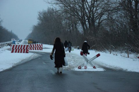 У Донецькій області під час перетину КПП "Гнутове" у чоловіка зупинилося серце